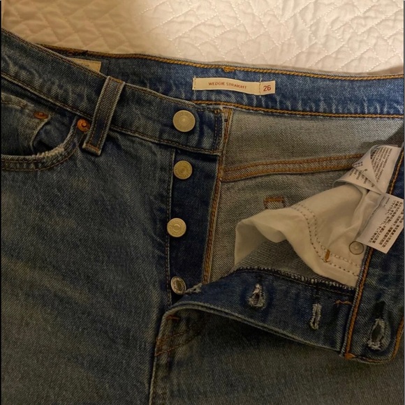 Levi’s wedged straight medium wash jeans - Picture 4 of 4